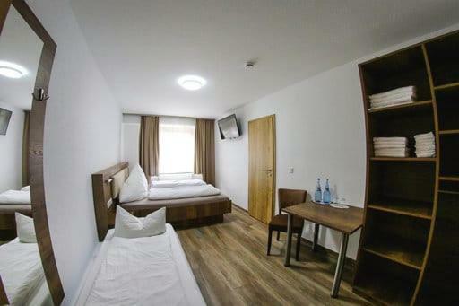 Look Hotel & Rooms Крайлсхайм Екстериор снимка